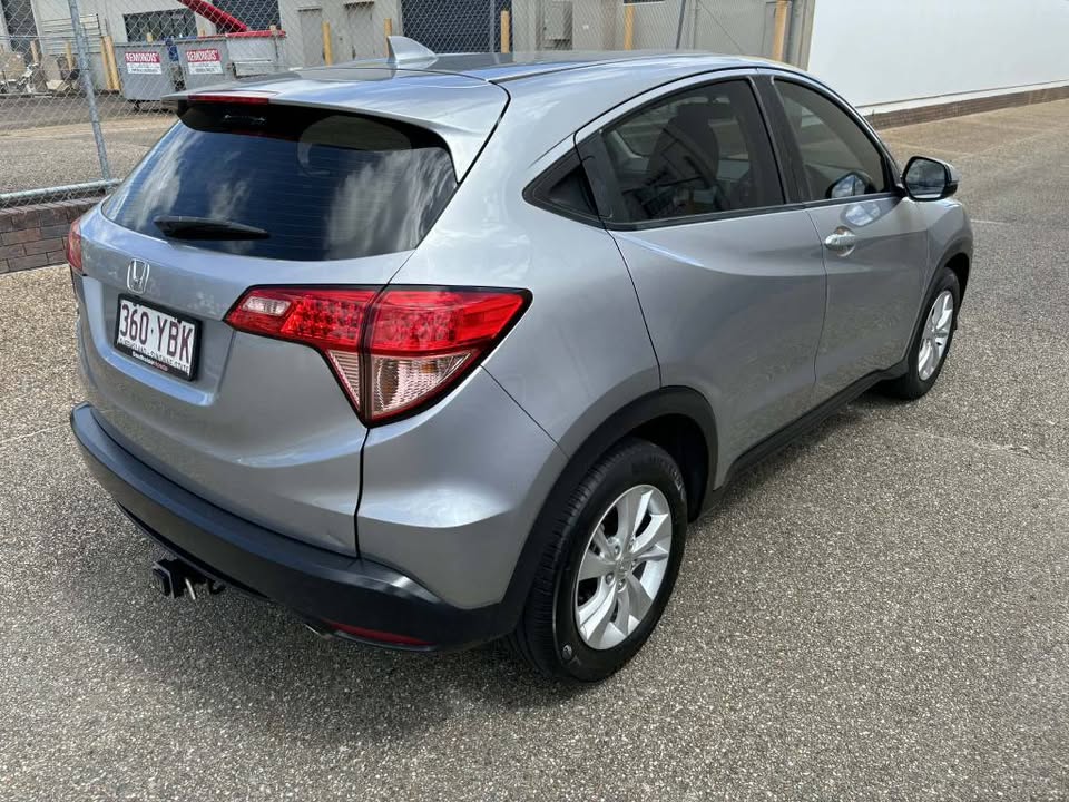 2018 Honda hrv vti automatic easy finance 4.jpg